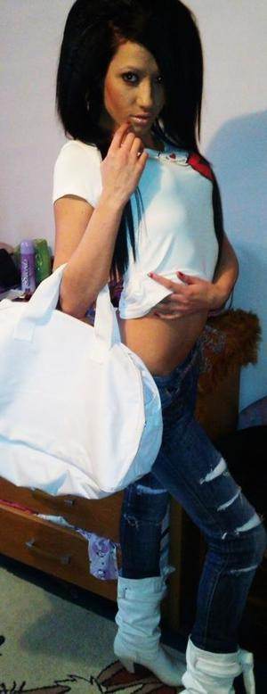 Adult dating profile photo of Tiara (25) in Illinois