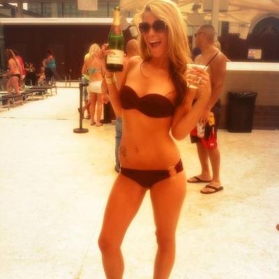 Iesha (20) in Illinois | Casual Dating with Older Men