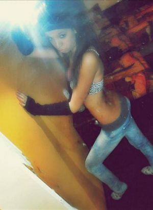 Angelia (21) from Washington | Discreet Casual Encounters