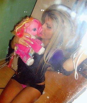 Alissa (24), Texas | Casual Encounters and Chat