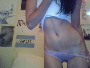 Meet Julie (19) from New York | Same-Night Dating
