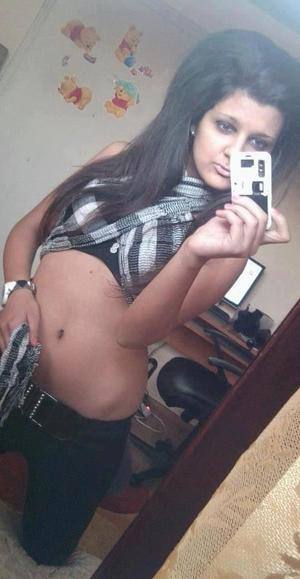 Chat with Viviana (21) | New York Hookups Available Now