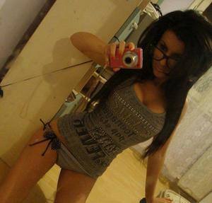Aliya (24) in California | Hookup Tonight