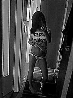 Chat with Kamryn (22) | Illinois Hookups Available Now