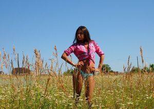 Meet Julie (27) from Alberta | Same-Night Dating