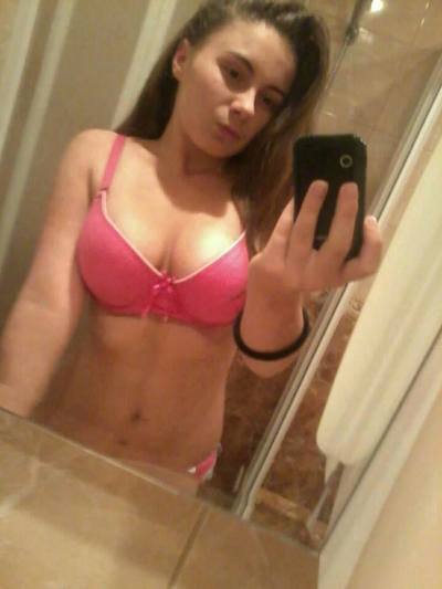 Adrienne (28) in Arizona | Hookup Tonight