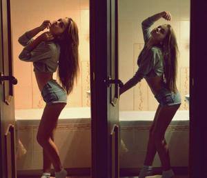 Chat with Laura (21) | New York Hookups Available Now