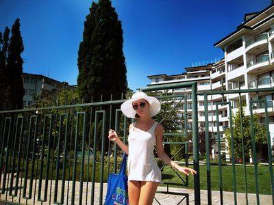 Meet Alexandra (29) from Alberta | Same-Night Dating