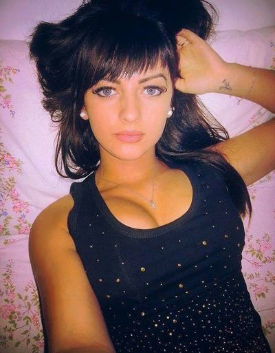 Chat with Geneva (26) | New York Hookups Available Now