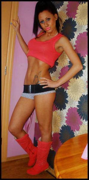 Chat with Lyric (29) | Texas Hookups Available Now