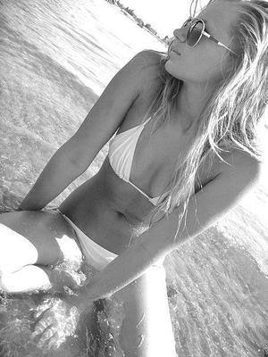 Chat with Jaylin (22) | Illinois Hookups Available Now