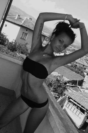 Photo of Anne (20), adult profile in New York, NY