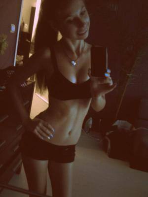 Chat with Alecia (21) | Texas Hookups Available Now