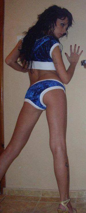Chat with Lorena (18) | Virginia Hookups Available Now
