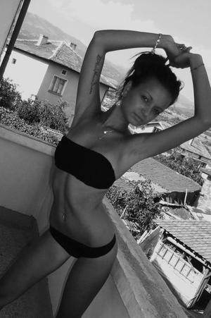 Berenice, age 25, profile photo from California