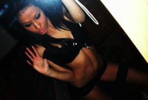 Mahalia from Salmon, Idaho is looking for adult webcam chat