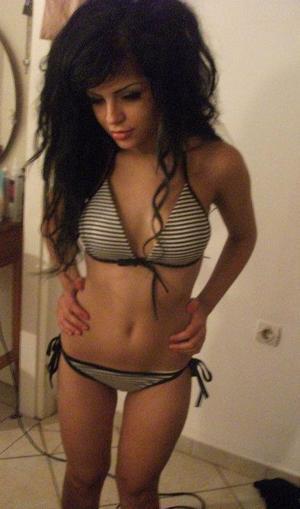 Voncile from Sinclairville, New York is looking for adult webcam chat