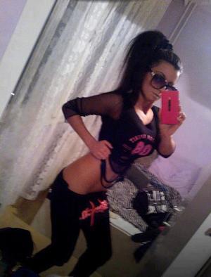 Meet local singles like Adah from Dodgeville, Wisconsin who want to fuck tonight