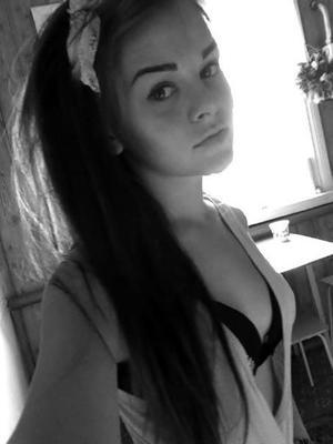 Julienne from Deshler, Nebraska is looking for adult webcam chat