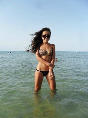 Mendy from Royal Palm Beach, Florida is looking for adult webcam chat