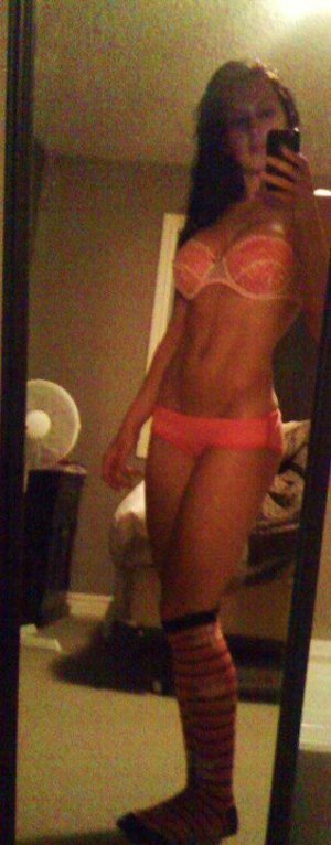 Lita from Woods Bay, Montana is looking for adult webcam chat